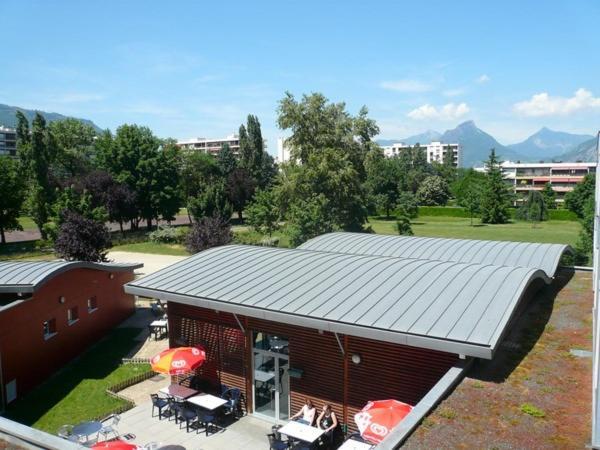 Auberge De Jeunesse Hi Grenoble Echirolles Exterior photo